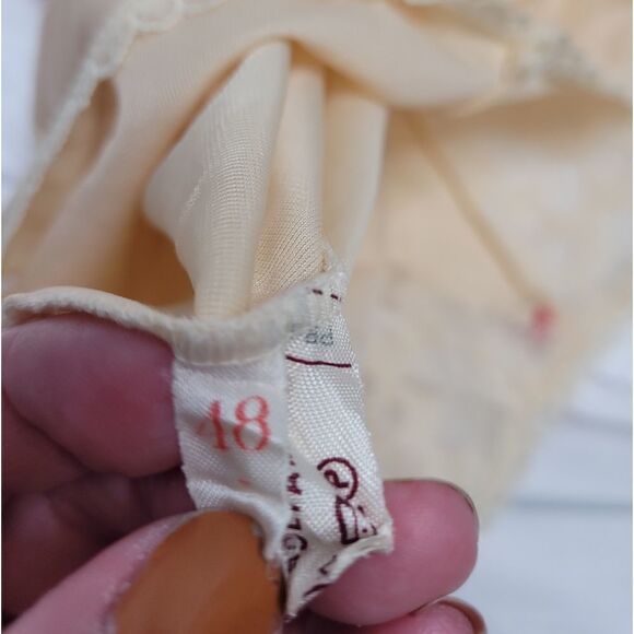 VINTAGE 80s slip ivory cream lace and satin rose grunge floral dress 48/L - Picture 9 of 13